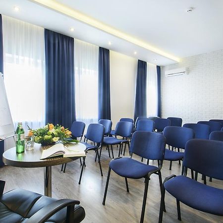 Bonapart Hotel By Uhm Kyiv Exterior foto