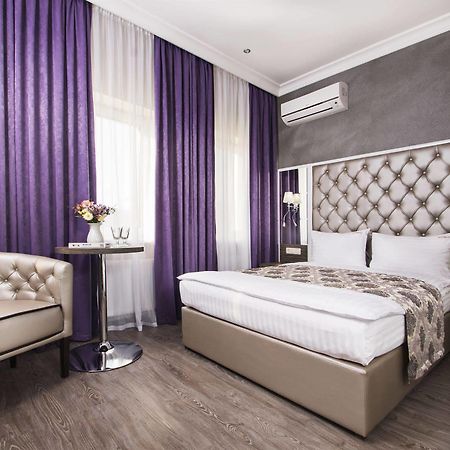 Bonapart Hotel By Uhm Kyiv Exterior foto