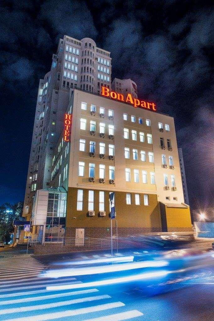Bonapart Hotel By Uhm Kyiv Exterior foto