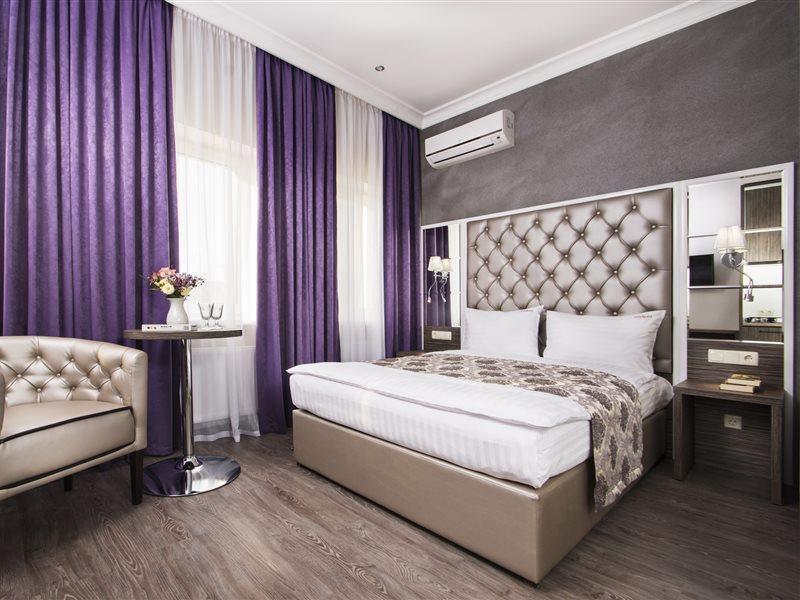 Bonapart Hotel By Uhm Kyiv Exterior foto