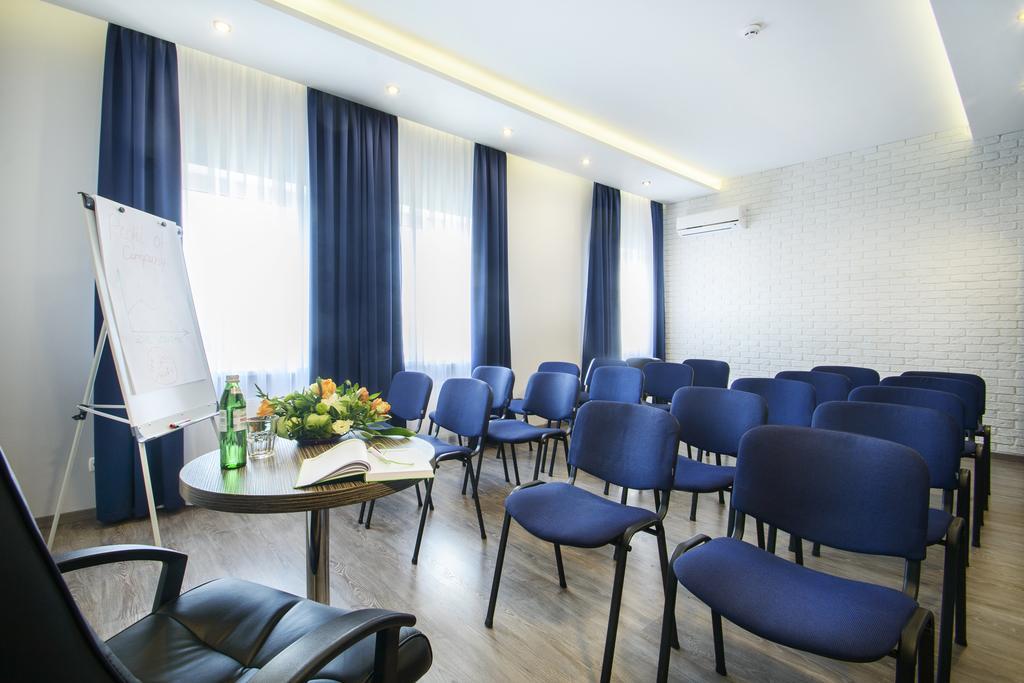 Bonapart Hotel By Uhm Kyiv Exterior foto