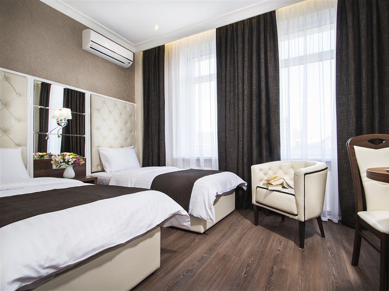Bonapart Hotel By Uhm Kyiv Exterior foto