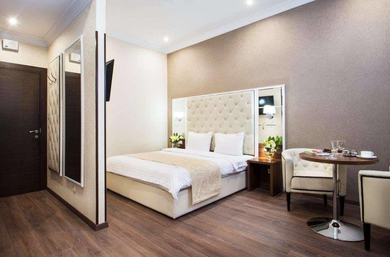 Bonapart Hotel By Uhm Kyiv Exterior foto
