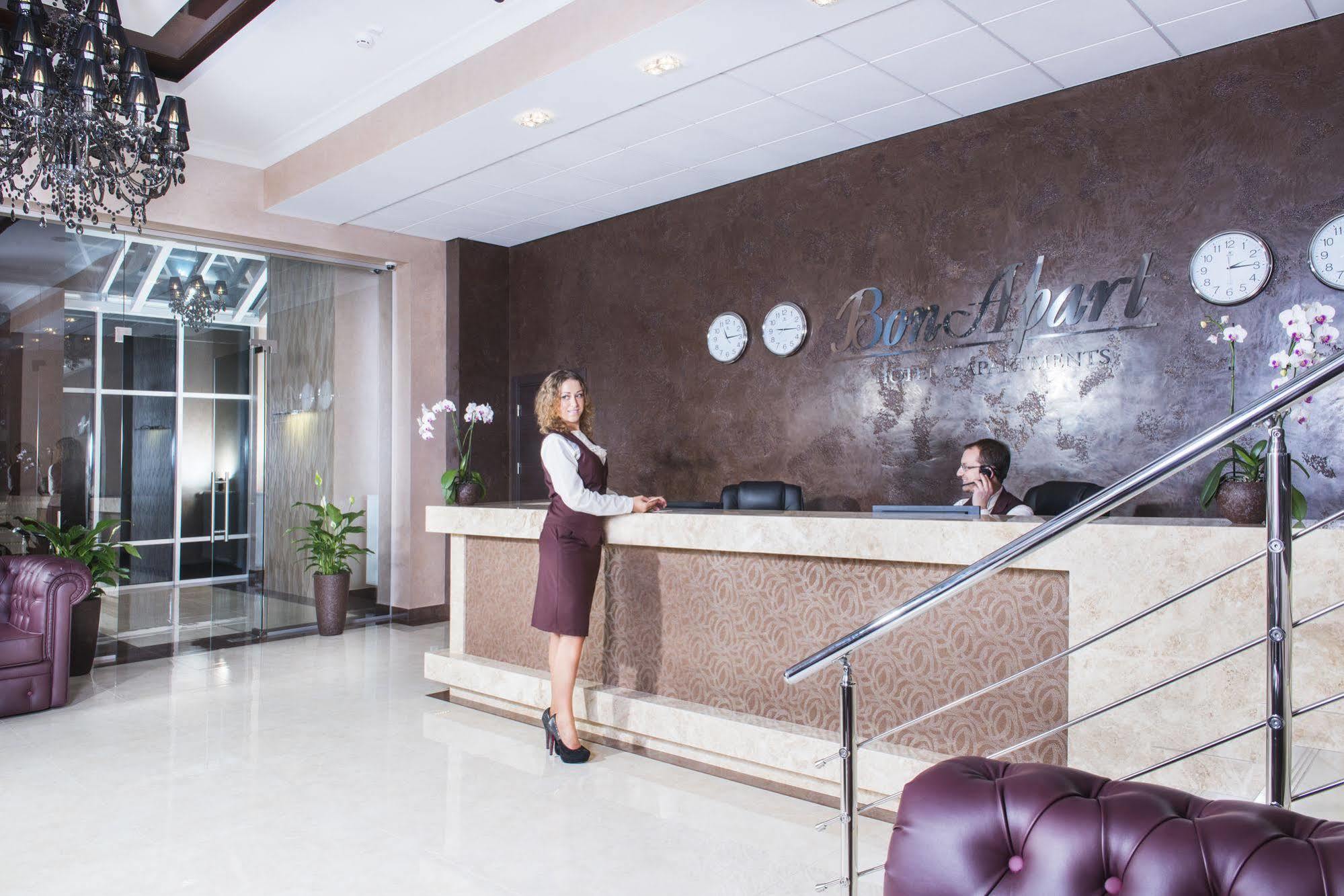 Bonapart Hotel By Uhm Kyiv Exterior foto